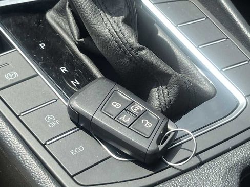 Used 2020 Volkswagen Jetta SE w/ SE Cold Weather Package FWD image 51