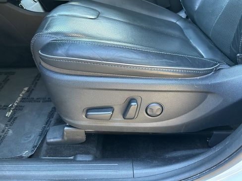 Used 2021 Hyundai Santa Fe SEL w/ Convenience + Premium Package FWD image 14