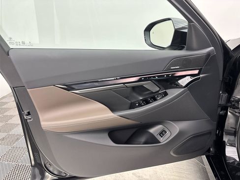 New 2027 BMW i5 xDrive40 AWD/4WD image 26