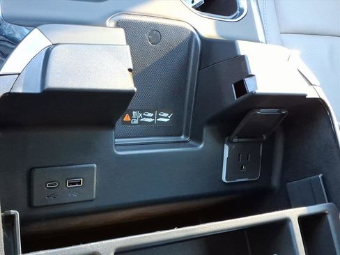 Used 2025 GMC Sierra 1500 SLT w/ SLT Premium Package image 11