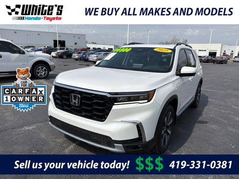 Used 2025 Honda Pilot Touring image 1