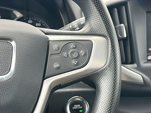 Used 2022 GMC Terrain SLE image 28