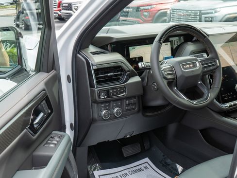 New 2026 GMC Yukon XL AT4 AWD/4WD image 12
