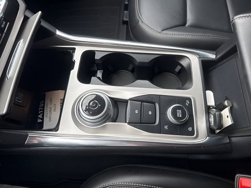 Used 2023 Ford Explorer XLT w/ Equipment Group 202A image 41