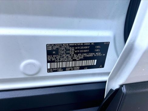 Used 2025 Toyota RAV4 XLE AWD/4WD image 36