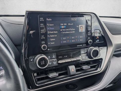 Used 2020 Toyota Highlander XLE FWD image 15