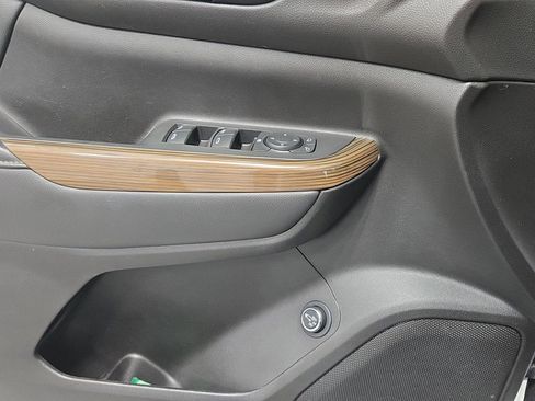 Used 2021 GMC Acadia SLE w/ Driver Convenience Package image 20