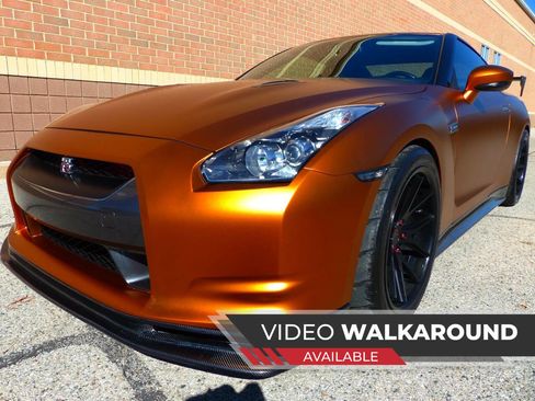 Used 2010 Nissan GT-R Premium image 2