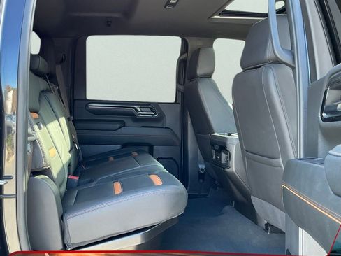 Used 2024 GMC Sierra 2500 AT4 w/ AT4 Premium Plus Package image 18
