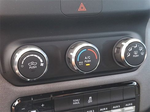 Used 2024 RAM 2500 Tradesman w/ Chrome Appearance Group image 15