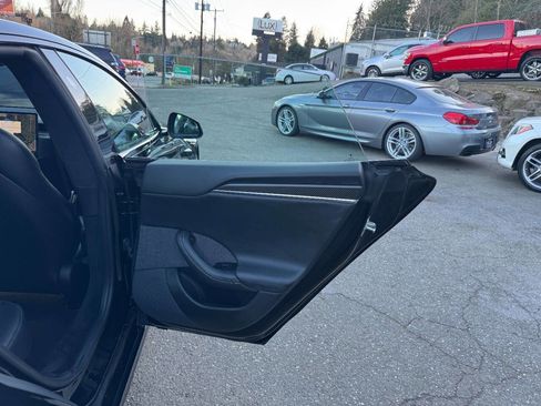 Used 2021 Tesla Model S Plaid image 35