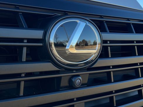 Used 2024 Lexus GX 550 w/ Accessory Package (Z1) image 17