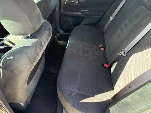 Used 2015 Nissan Altima 2.5 SV w/ Convenience Package image 11