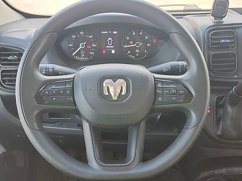 Used 2025 RAM ProMaster 2500 w/ Convenience Group FWD image 4