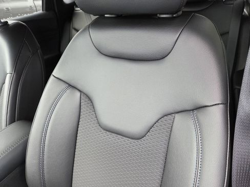 New 2026 Jeep Compass Latitude image 13