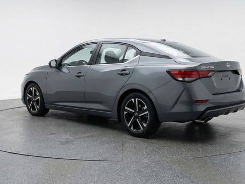 Used 2025 Nissan Sentra SV image 6