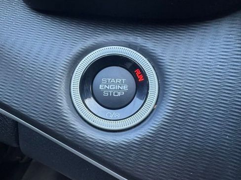 Used 2023 Jeep Grand Cherokee L Laredo image 24