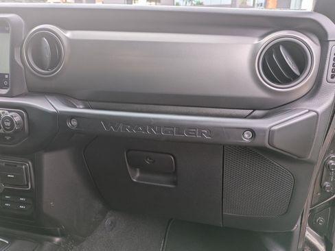 Used 2021 Jeep Wrangler Unlimited Sport image 21