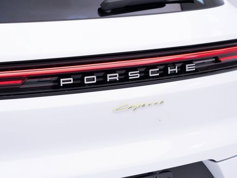 New 2025 Porsche Cayenne E-Hybrid image 14