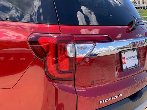 Used 2023 GMC Acadia SLT AWD/4WD image 36