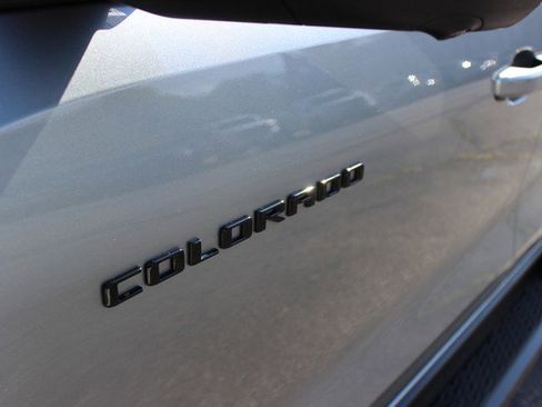 Used 2023 Chevrolet Colorado Z71 image 3