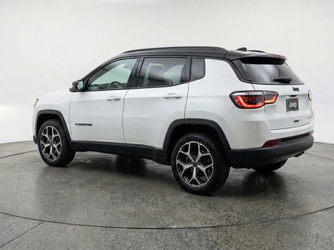 Used 2025 Jeep Compass Limited image 6