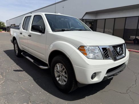 Used 2014 Nissan Frontier SV image 4