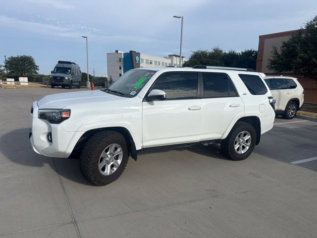 Used 2020 Toyota 4Runner SR5 AWD/4WD image 6