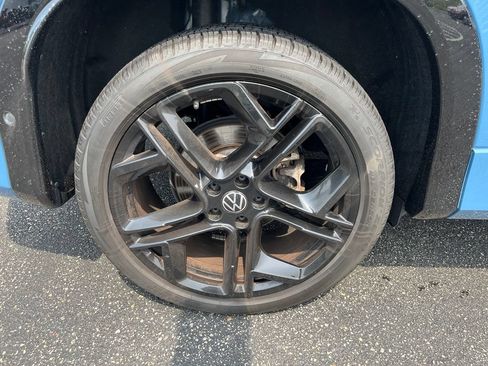 Certified 2026 Volkswagen Tiguan SE R-Line AWD/4WD image 31