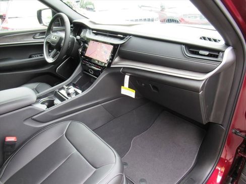 New 2026 Jeep Grand Cherokee Limited AWD/4WD image 10