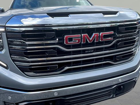 Used 2024 GMC Sierra 1500 SLT w/ SLT Premium Plus Package AWD/4WD image 31