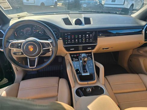 Used 2023 Porsche Cayenne Platinum Edition image 23