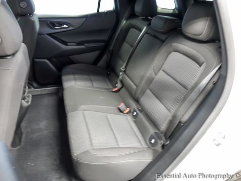 Used 2025 Chevrolet Equinox LT AWD/4WD image 11