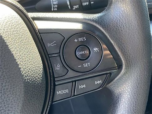 Used 2021 Toyota RAV4 XLE image 22