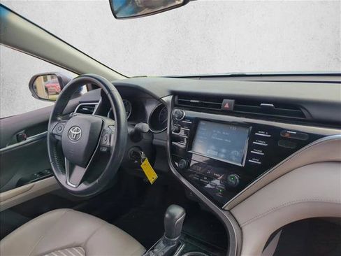 Used 2018 Toyota Camry SE image 21
