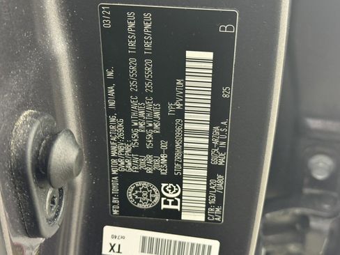 Used 2021 Toyota Highlander Limited AWD/4WD image 28