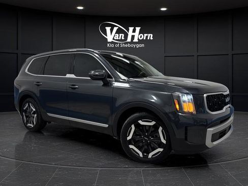 Used 2024 Kia Telluride EX image 40