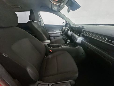 Used 2025 Hyundai Kona SEL FWD image 29