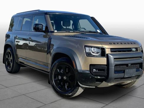 Used 2025 Land Rover Defender 110 X-Dynamic SE image 2