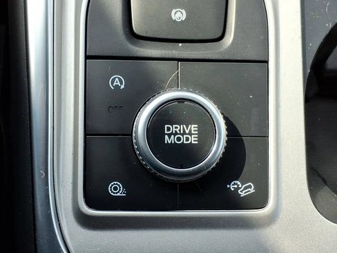 Used 2024 Ford Explorer XLT w/ Equipment Group 202A AWD/4WD image 20