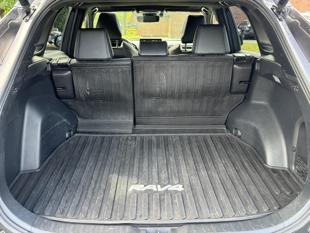 Used 2021 Toyota RAV4 XSE w/ XSE Grade Weather Package AWD/4WD image 7