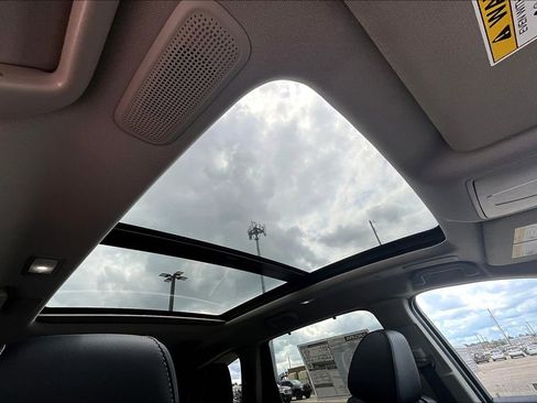 Used 2025 Acura MDX w/ Technology Package image 25