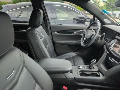 Used 2020 Cadillac XT6 Premium Luxury FWD image 6