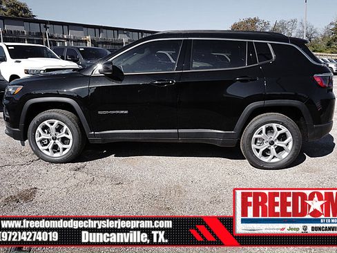 New 2026 Jeep Compass Latitude image 2