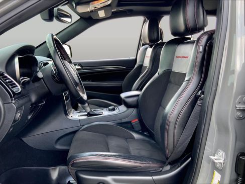 Used 2019 Jeep Grand Cherokee Trailhawk AWD/4WD image 8