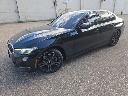Used 2023 BMW 330i xDrive Sedan w/ Premium Package AWD/4WD image 4