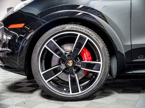Certified 2023 Porsche Cayenne GTS AWD/4WD image 14