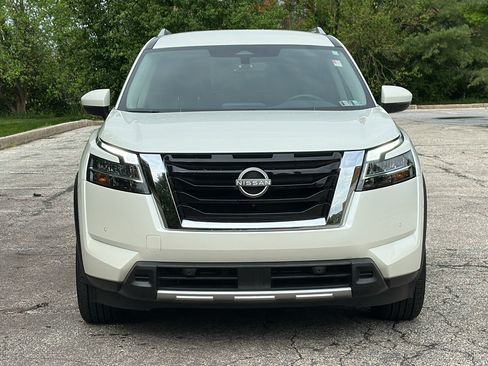 Certified 2024 Nissan Pathfinder SL AWD/4WD image 3