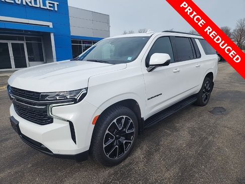 Used 2022 Chevrolet Suburban RST w/ Sport Performance Package image 3