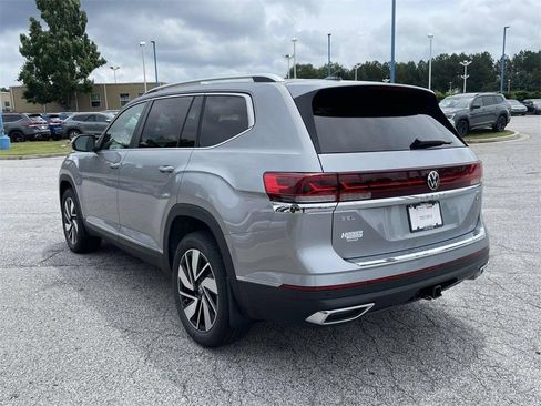 Used 2025 Volkswagen Atlas SEL AWD/4WD image 7